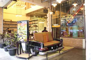 Semanggi Cafe, Center Point