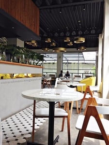 Junction Cafe, Uskup Agung